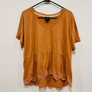 Daytrip buckle  V-Neck Short Sleeve bohoTop in Warm Orange! Size medium